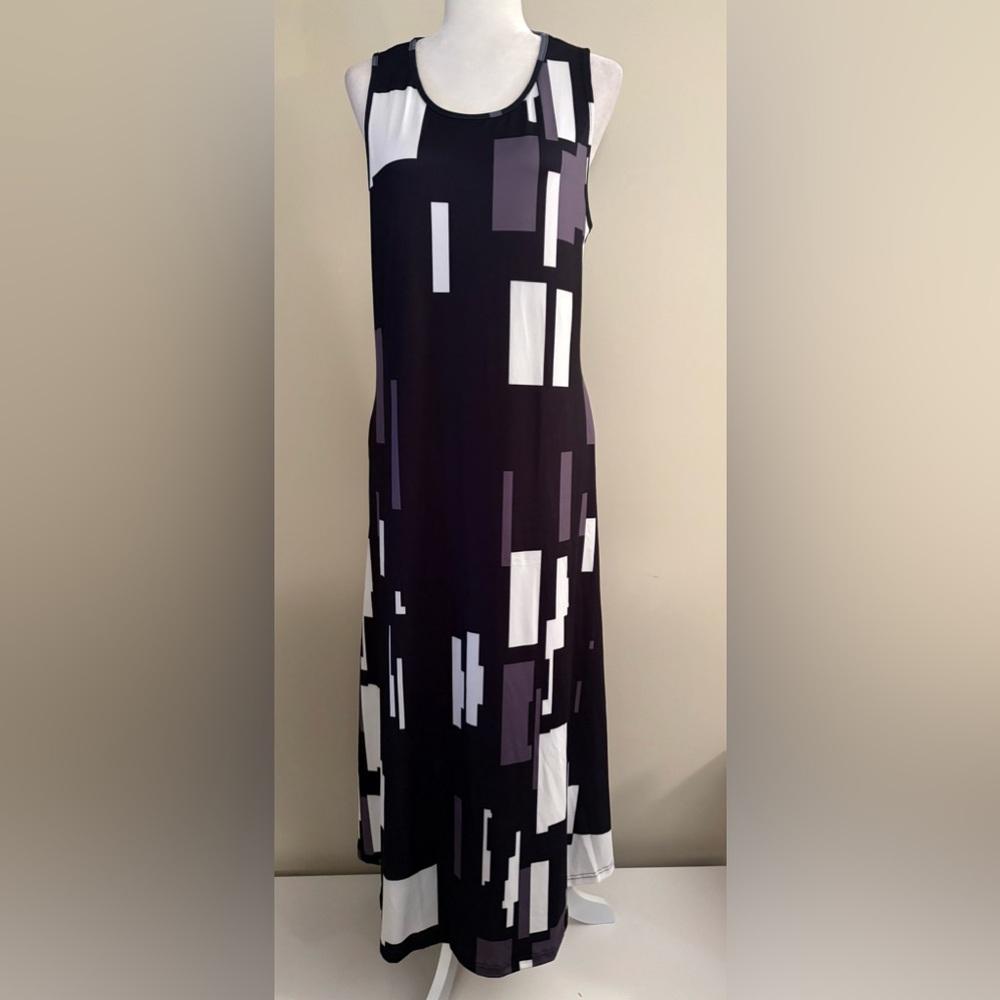 Elegant Geometric Black and White Dress